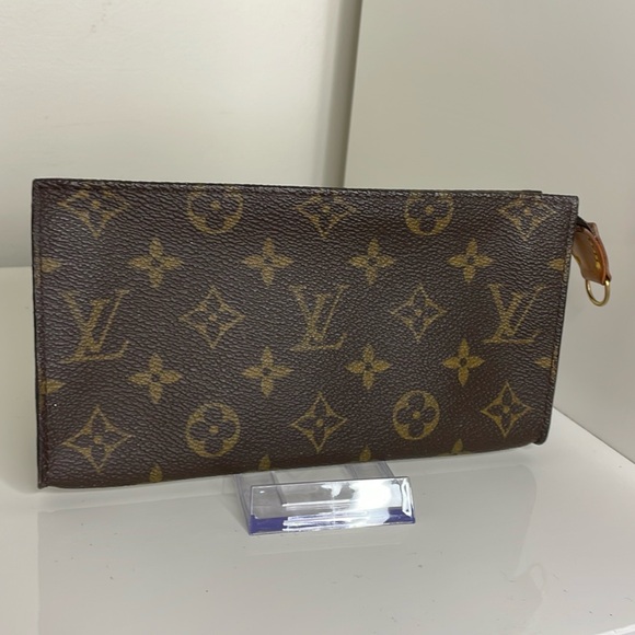 Louis Vuitton Monogram Zipper Bucket Pouch Clutch - Picture 2 of 9